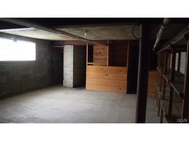 More Photos Of 324-326 Washington St, Walnutport Office For Sale