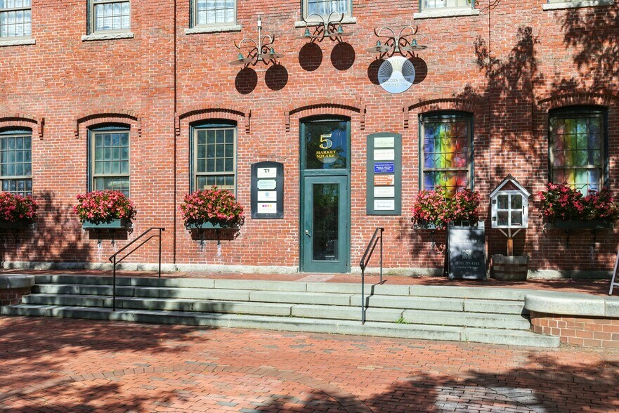 Primary Photo Of 5-7 Market Sq, Amesbury Loft Creative Space For Lease