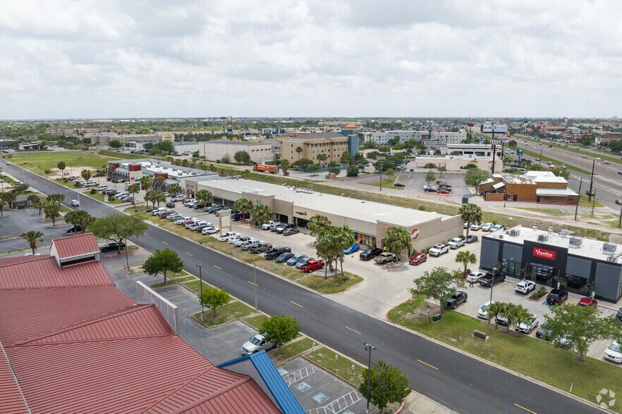 More Photos Of 568 Springmart Blvd, Brownsville Storefront For Lease