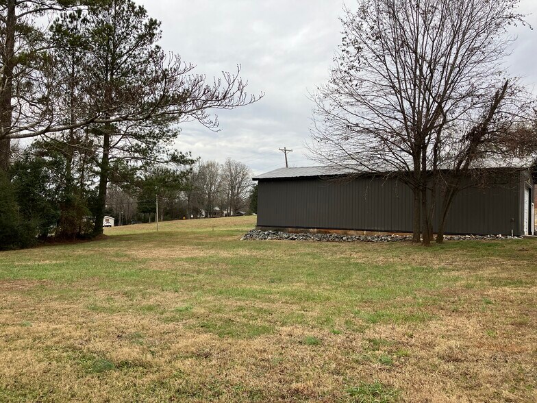 More Photos Of 157 N Main St, Bostic Office For Sale