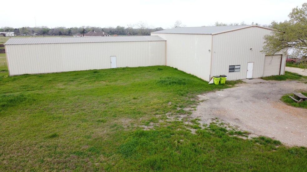 More Photos Of 204 FM 696, Elgin Light Manufacturing For Sale