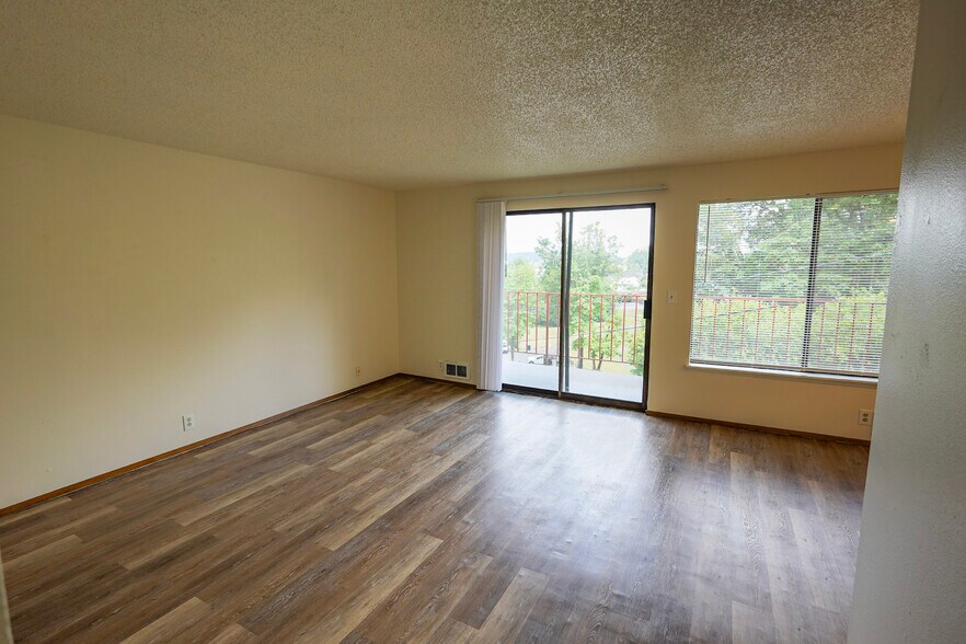 More Photos Of 108 Kensington Ave S, Kent Apartments For Sale