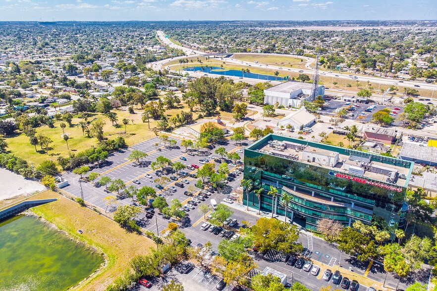 More Photos Of 6100 Hollywood Blvd, Hollywood Office For Sale