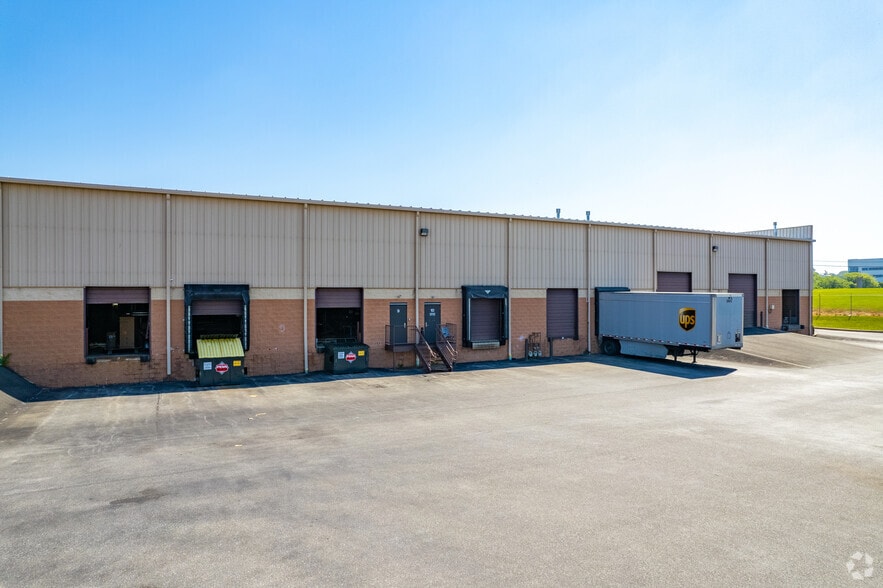 More Photos Of 360 Steel Way, Lancaster Warehouse For Lease