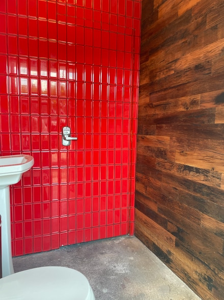 More Photos Of 34 Webb St, Roswell Restaurant For Lease