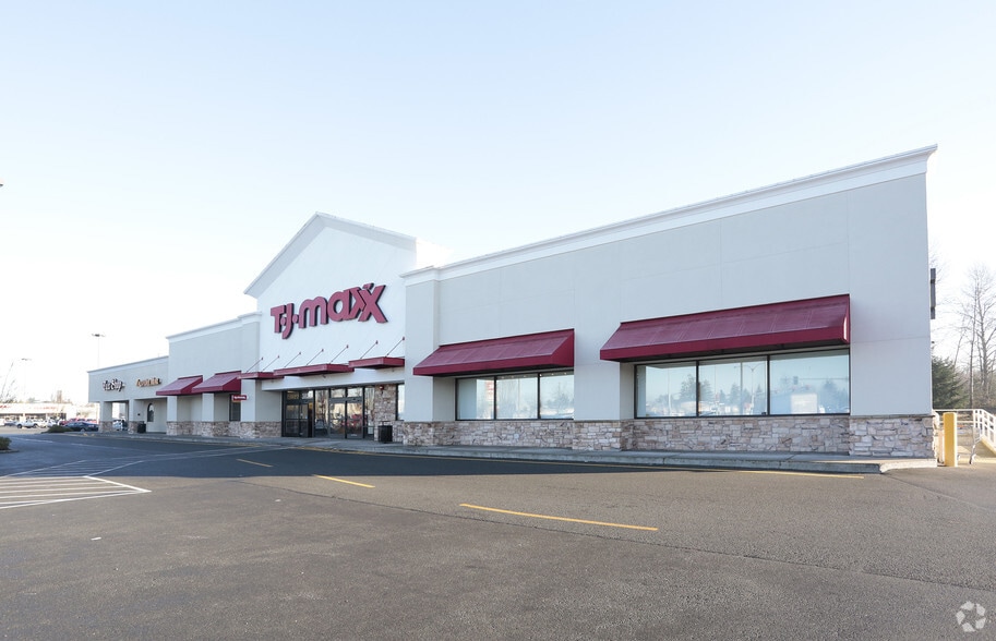 More Photos Of 3705-3831 S Meridian, Puyallup Unknown For Lease