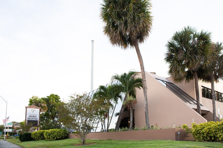 More Photos Of 6400 4th St N, Saint Petersburg Medical For Sale