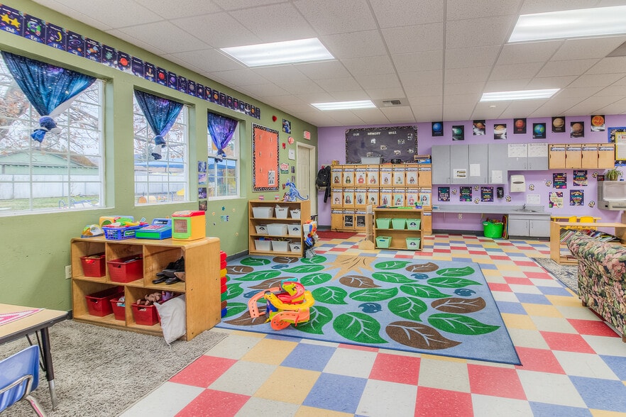 More Photos Of 909 N 21st Ave, Yakima Daycare Center For Sale