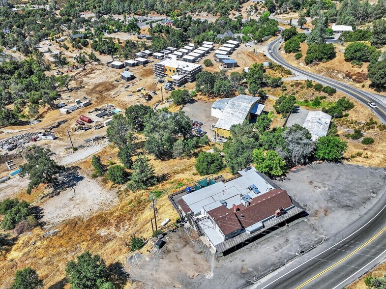 More Photos Of 42155 Highway 41, Oakhurst Restaurant For Sale