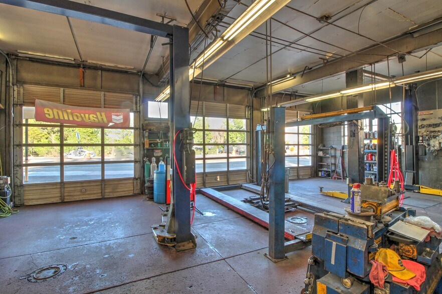 More Photos Of 2163 28th St, Boulder Freestanding For Lease