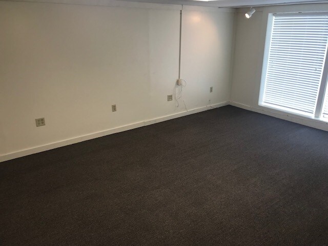 More Photos Of 8557 Oswego Rd, Baldwinsville Office For Lease