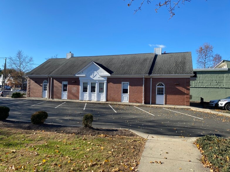Primary Photo Of 1815 Post Rd E, Westport Bank For Lease
