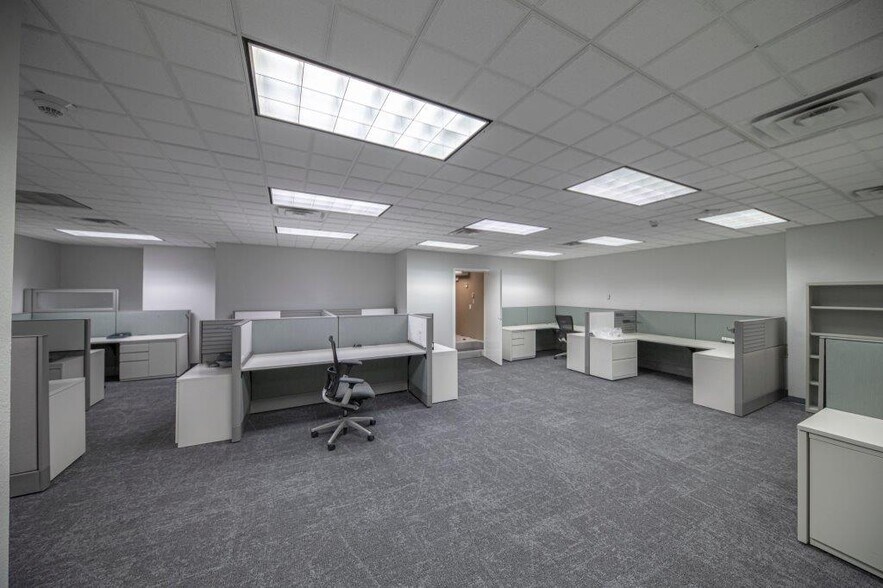 More Photos Of 125 W Missouri Ave, Midland Office For Lease