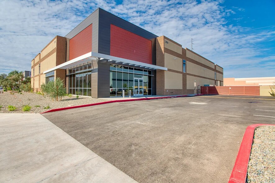 More Photos Of 350 S Hamilton Ct, Gilbert Warehouse For Lease