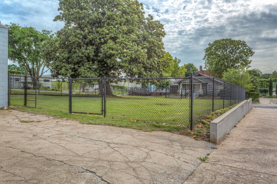 More Photos Of 1128 S Elgin Ave, Tulsa Warehouse For Lease