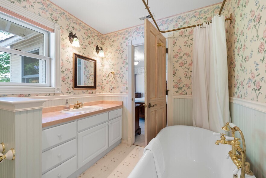 More Photos Of 48212 Clear Creek Rd, Halfway Hospitality For Sale