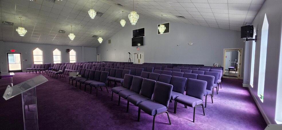 More Photos Of 6270 Red Oak Rd, Atlanta Religious Facility For Sale