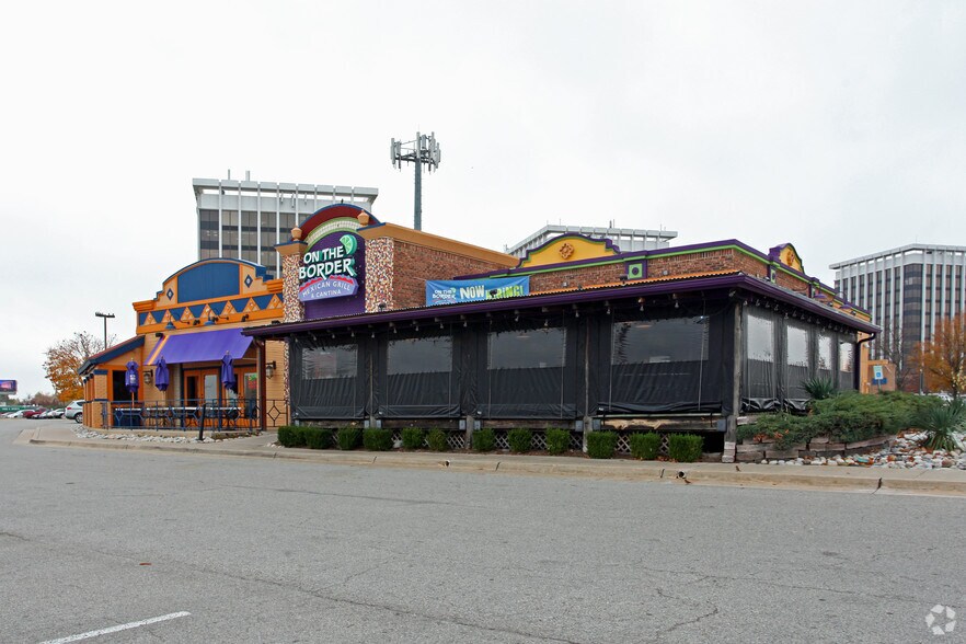 More Photos Of 3500 NW Expressway, Oklahoma City Restaurant For Lease