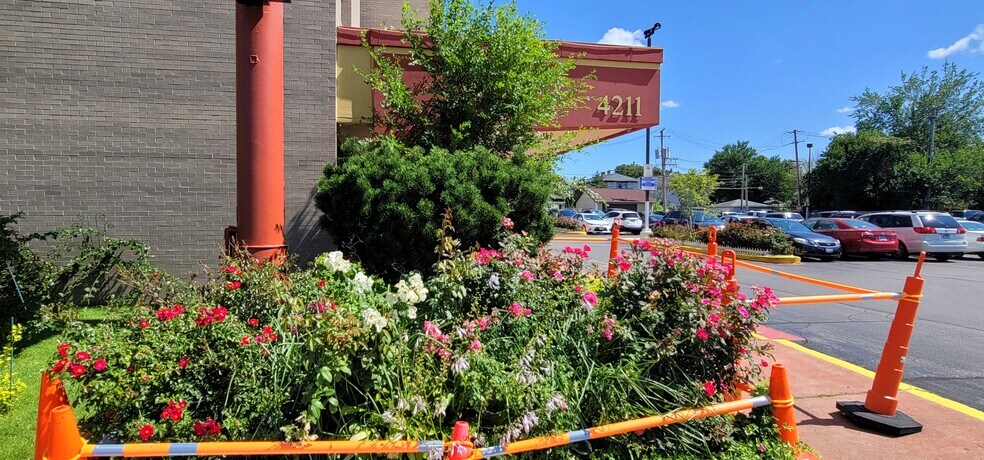 More Photos Of 4211 N Cicero Ave, Chicago Medical For Lease