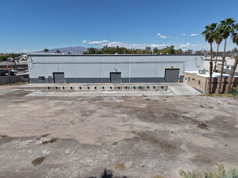 More Photos Of 3250 Palm Pky, Las Vegas Warehouse For Lease