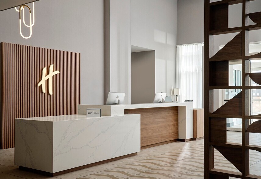 More Photos Of 100 N Frontage Rd, Meridian Hotel For Sale