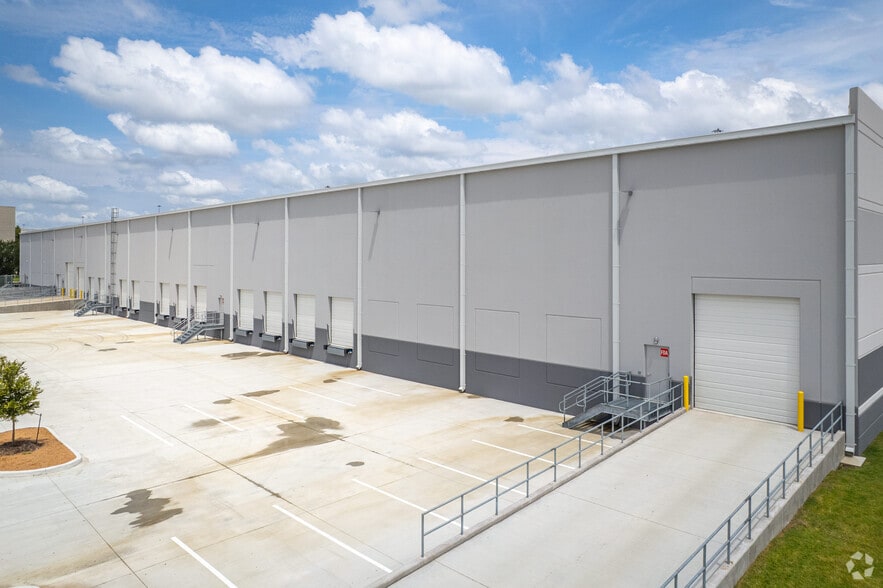 More Photos Of 3200 S Sam Houston Pky E, Houston Distribution For Lease