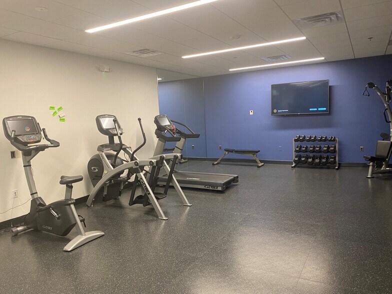 More Photos Of 1441 W Long Lake Rd, Troy Office For Sale