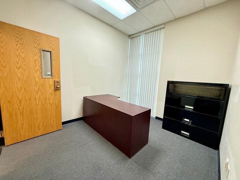 More Photos Of 301 Stag Industrial Blvd, Lake Saint Louis Light Manufacturing For Lease