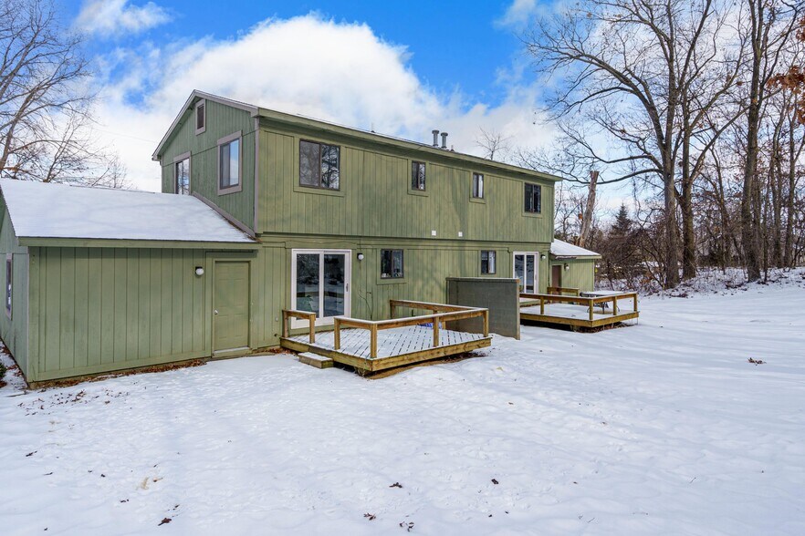 More Photos Of 229 Summit Rdg, White Lake Apartments For Sale