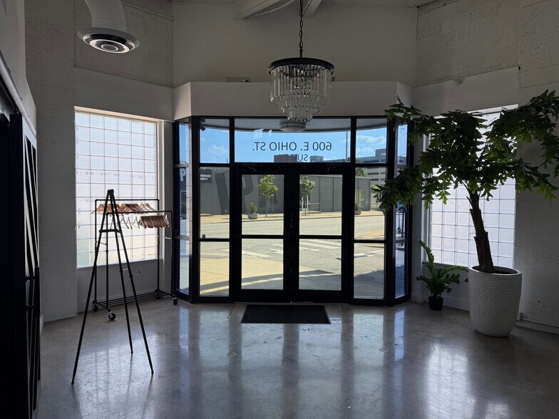 More Photos Of 600 E Ohio St, Indianapolis Storefront Retail Office For Lease