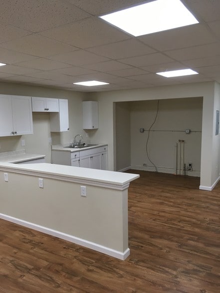 More Photos Of 137 E Washington St, Shelbyville Lodge Meeting Hall For Sale