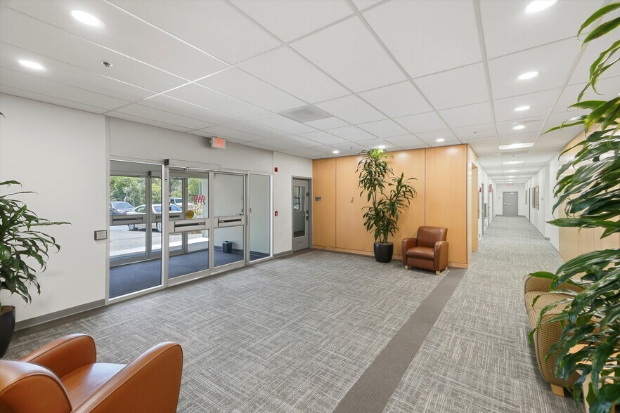 More Photos Of 8555 SW Apple Way, Portland Office For Lease