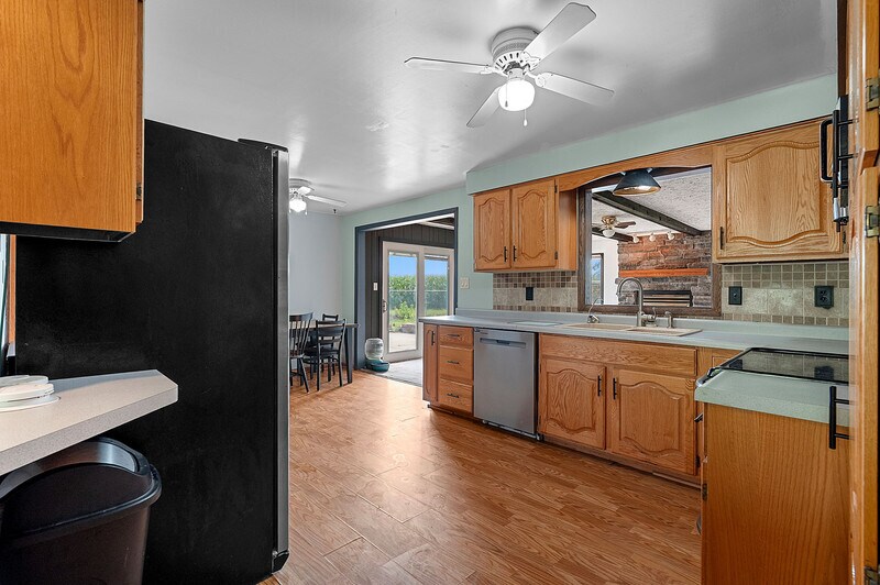 More Photos Of N5367 Mayflower Rd, Shiocton Office For Sale