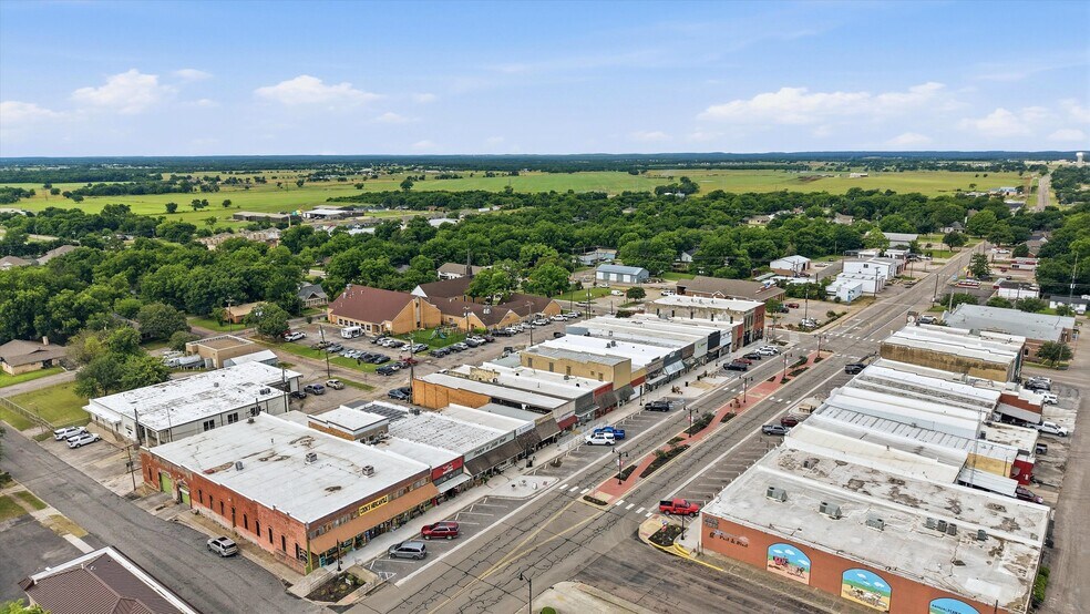 More Photos Of 130 E Main St, Whitesboro Loft Creative Space For Sale