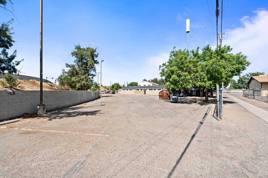 More Photos Of 1921 E Belmont Ave, Fresno Lodge Meeting Hall For Sale