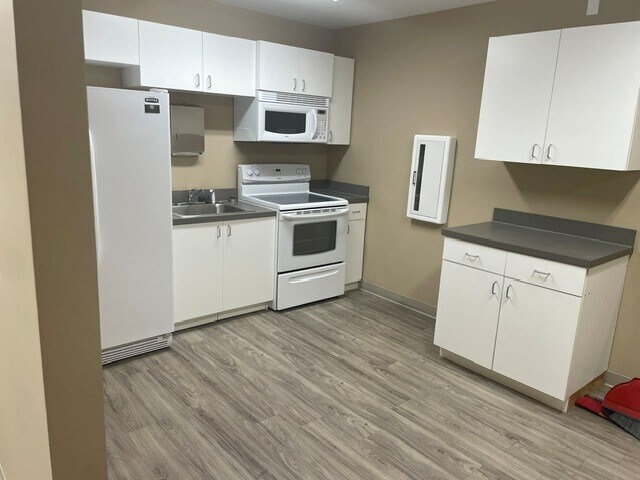 More Photos Of 45-50 Sunbelt Pky, Covington Warehouse For Sale