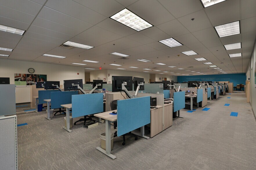 More Photos Of 1525 Valley Center Pky, Bethlehem Unknown For Lease