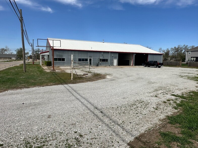 More Photos Of 2242 Silver St, Ashland Light Manufacturing For Lease