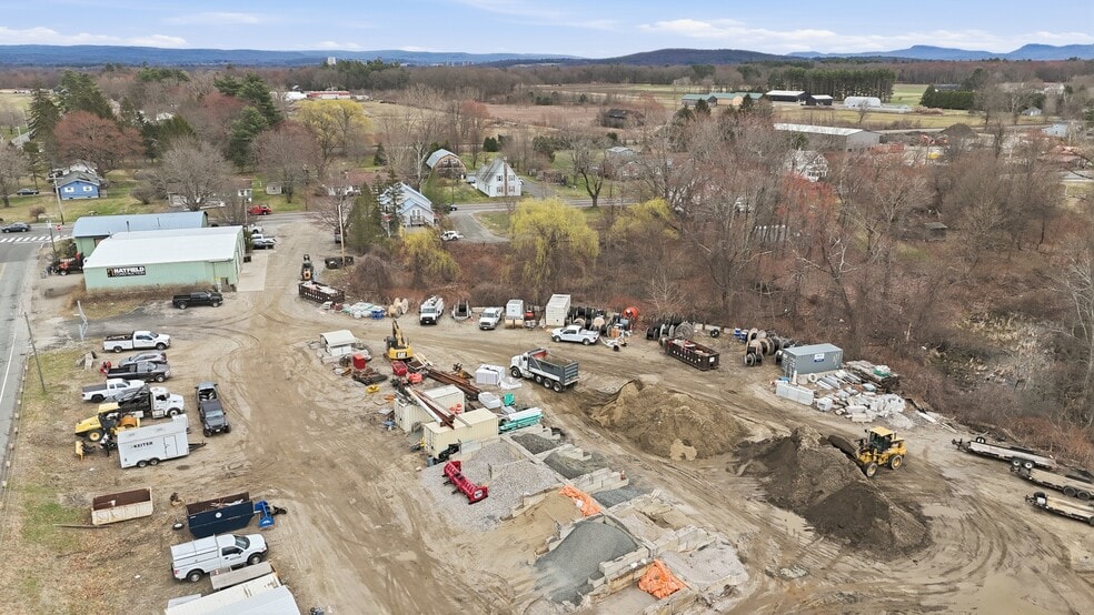 More Photos Of 327 West St, West Hatfield Warehouse For Lease