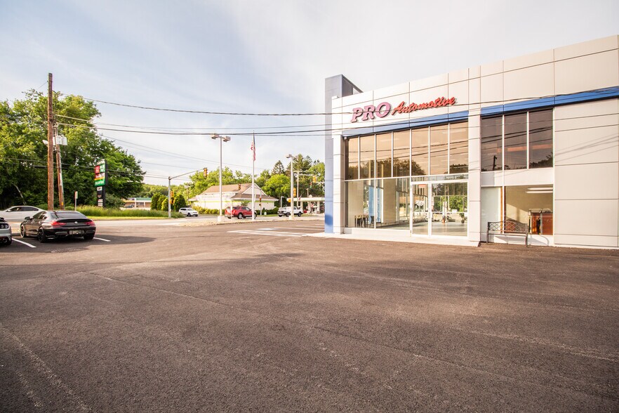 More Photos Of 191 W Main St, Dudley Auto Dealership For Lease