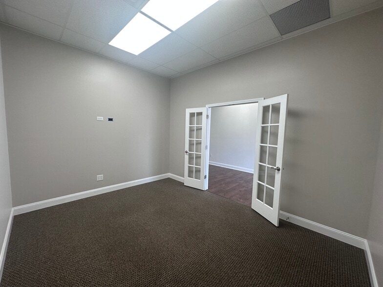 More Photos Of 496 N Town Center Rd, Mooresville Medical For Lease