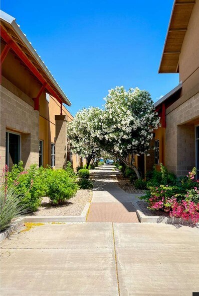 More Photos Of 2045 S Vineyard, Mesa Medical For Sale