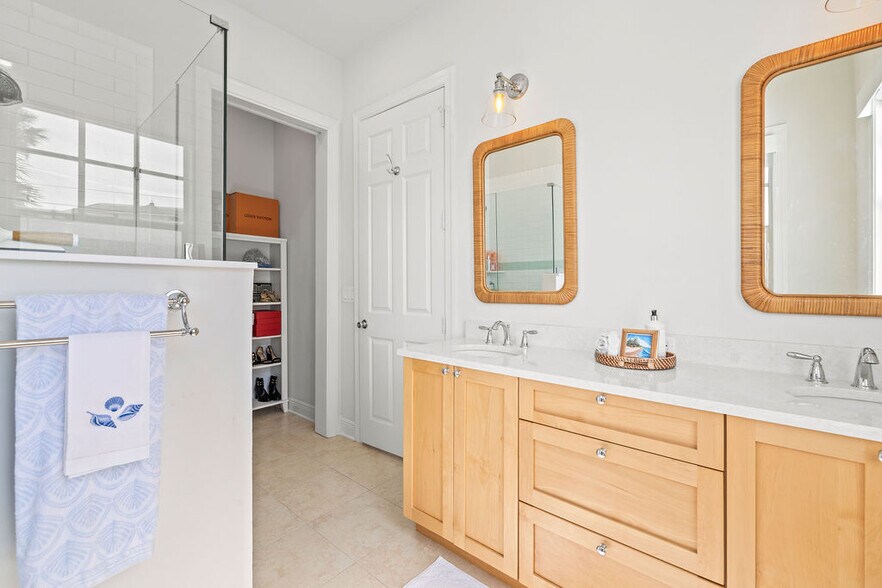 More Photos Of 3509 Ocean Dr, Vero Beach Flex For Sale