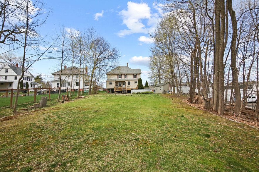 More Photos Of 18 Elm St, Rocky Hill Office Residential For Sale