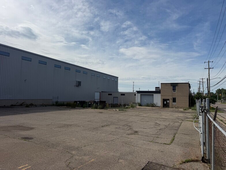 More Photos Of 210 Hall St SW, Grand Rapids Warehouse For Sale