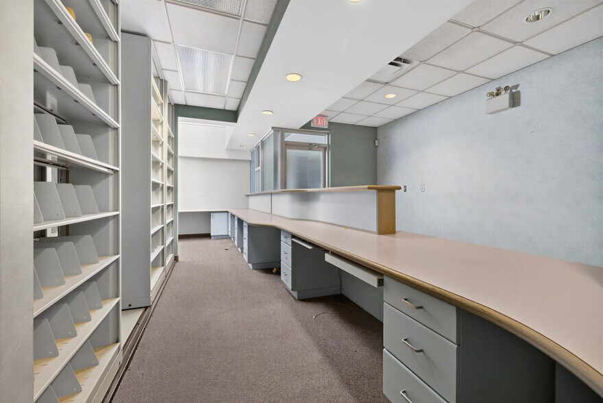 More Photos Of 3405 Rhodes Dr, Windsor Medical For Lease