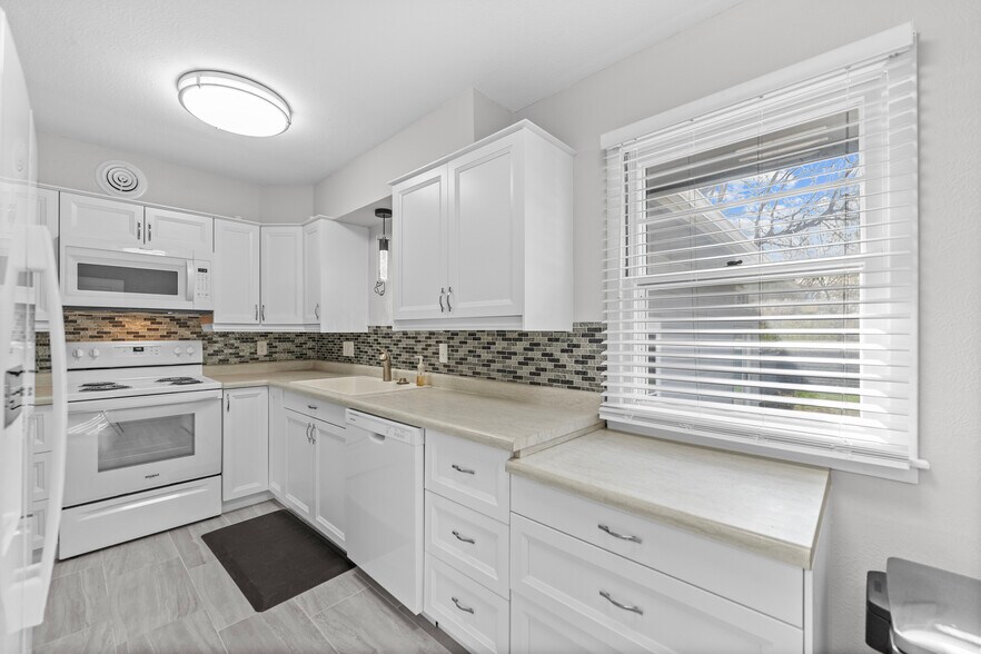 More Photos Of 2951 N 70th St, Lincoln Office For Sale