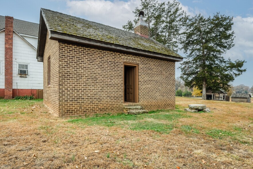 More Photos Of 163 Old Buncombe Rd, Union Specialty For Sale