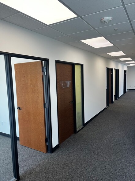 More Photos Of 819 Cowan Rd, Burlingame Light Manufacturing For Lease