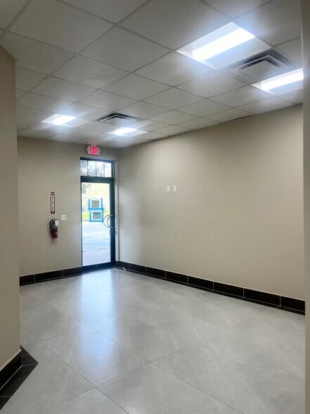 More Photos Of 1300 City View Ctr, Oviedo Office For Lease